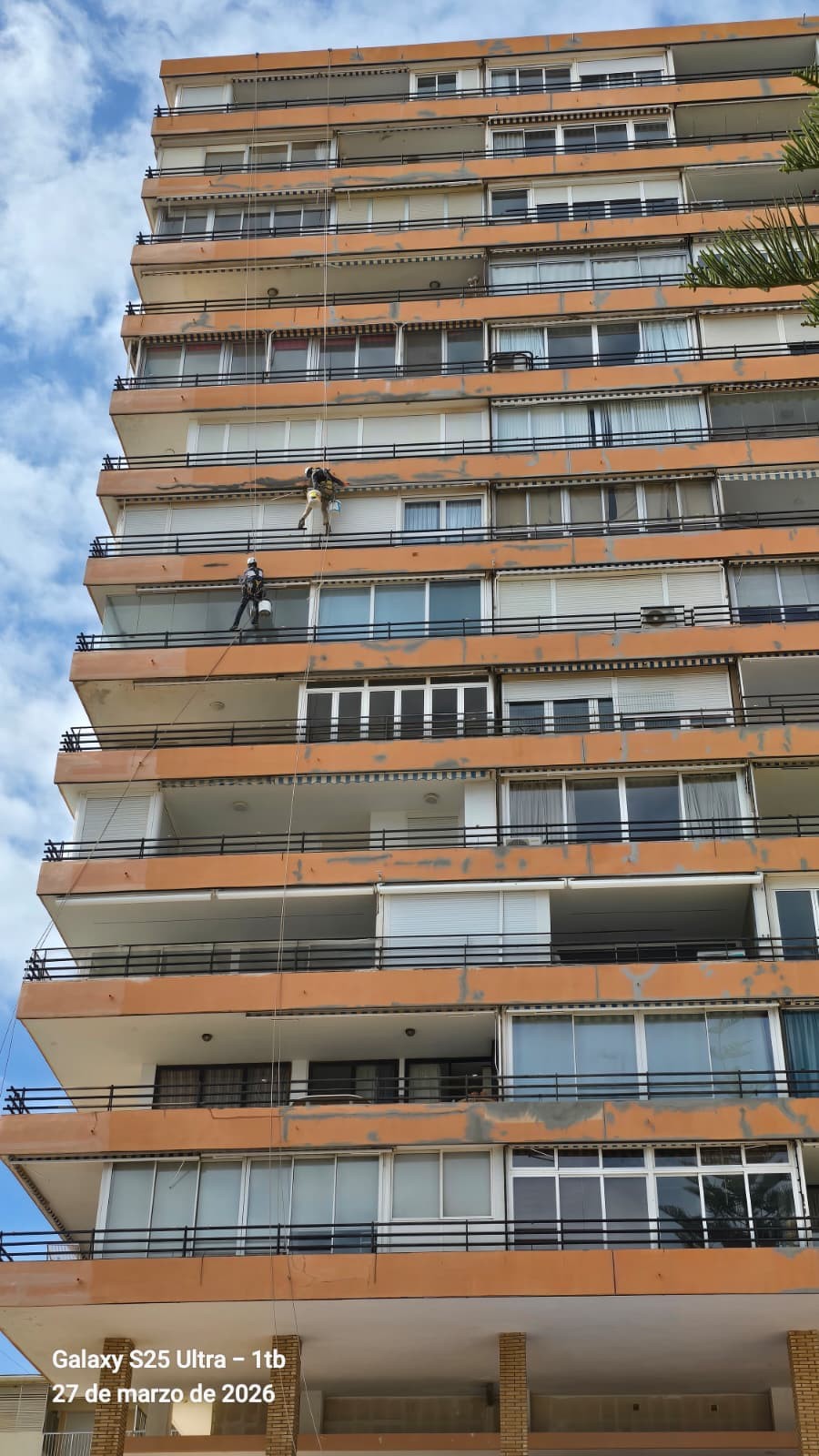 Sanear y pintar frente de balcones