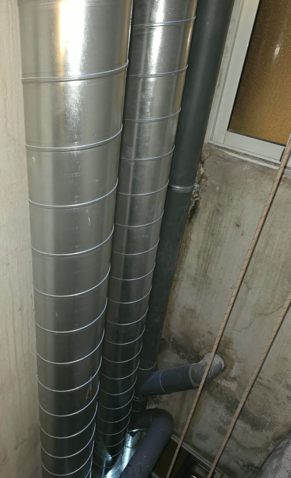 Cambio de bajantes de "WC" y colocacion de tubos de ventilacion de 200mm